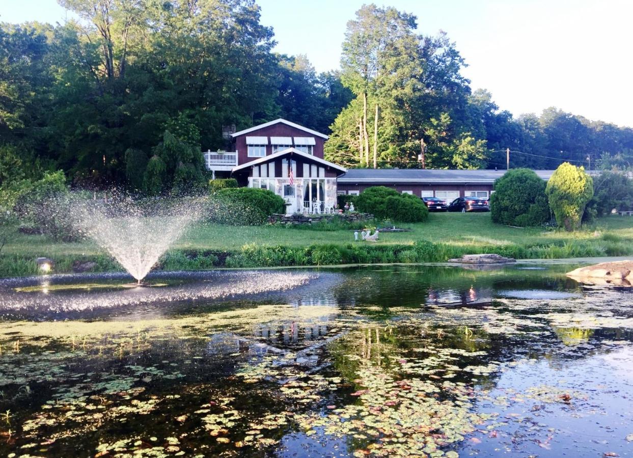 Lake Moc A Tek Inn Lakeville Екстериор снимка
